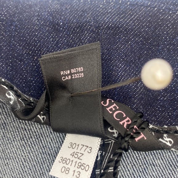 Victoria’s Secret SZ L Jean Cropped Jacket Gold Chain Blue Stretch Coat NWT Read - Picture 8 of 9